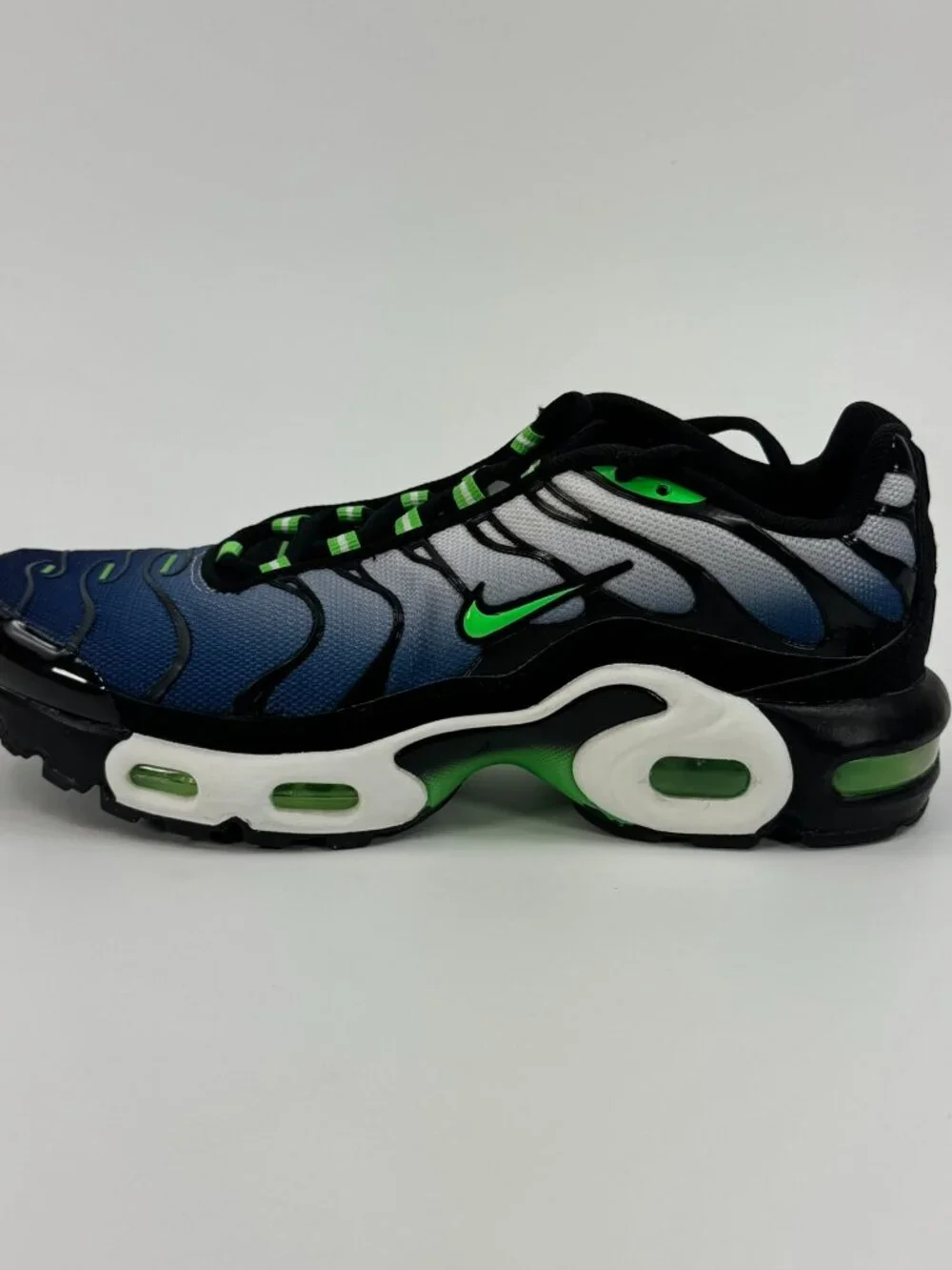 Nike Air Max Plus GS 'Deep Royal Scream Green' CD0609-021 size 7 Y / 8.5 W